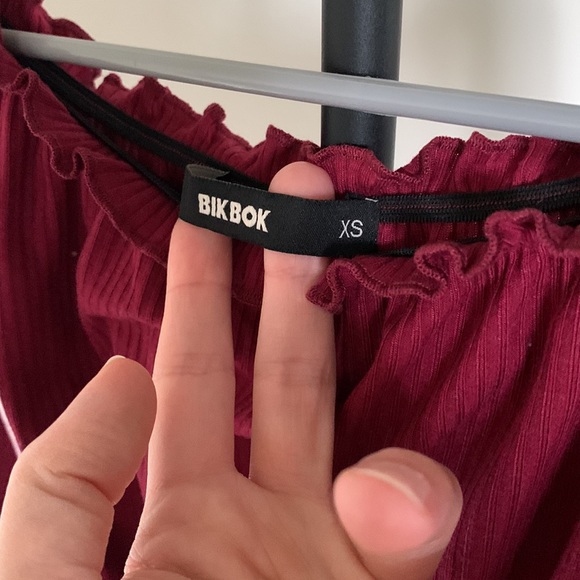 Burgundy Off The Shoulder Crop Top - Picture 3 of 4